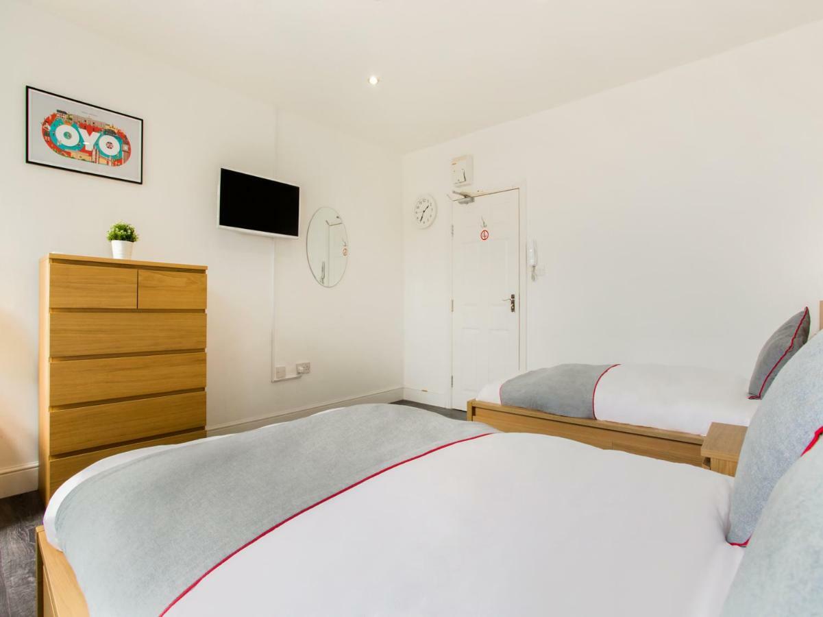 The Broadway Hotel - London Heathrow Саутголл Екстер'єр фото
