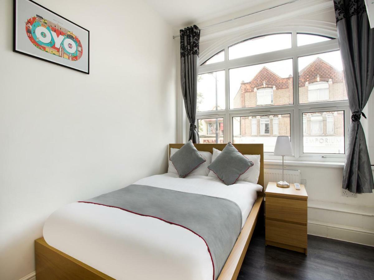 The Broadway Hotel - London Heathrow Саутголл Екстер'єр фото