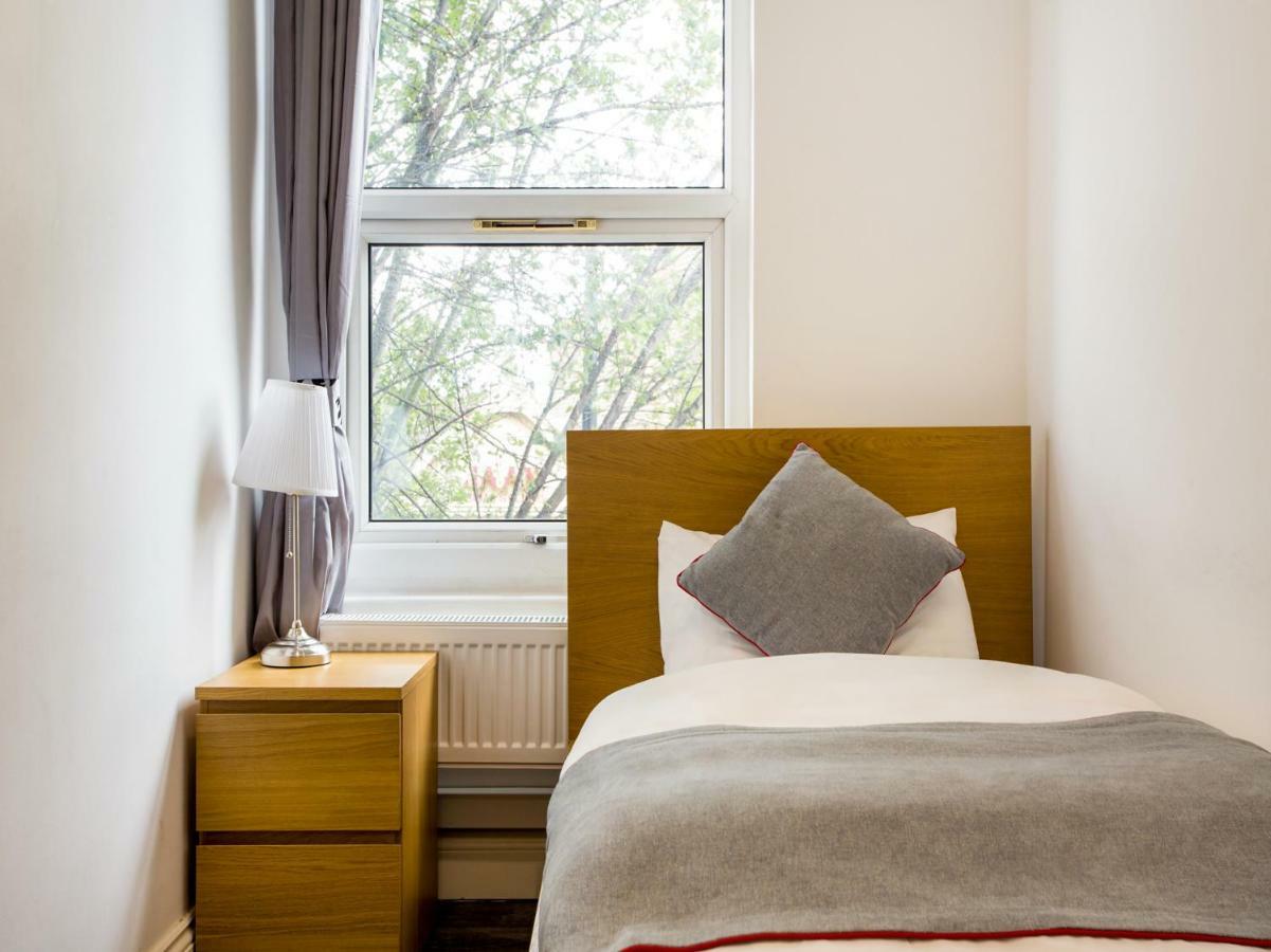 The Broadway Hotel - London Heathrow Саутголл Екстер'єр фото