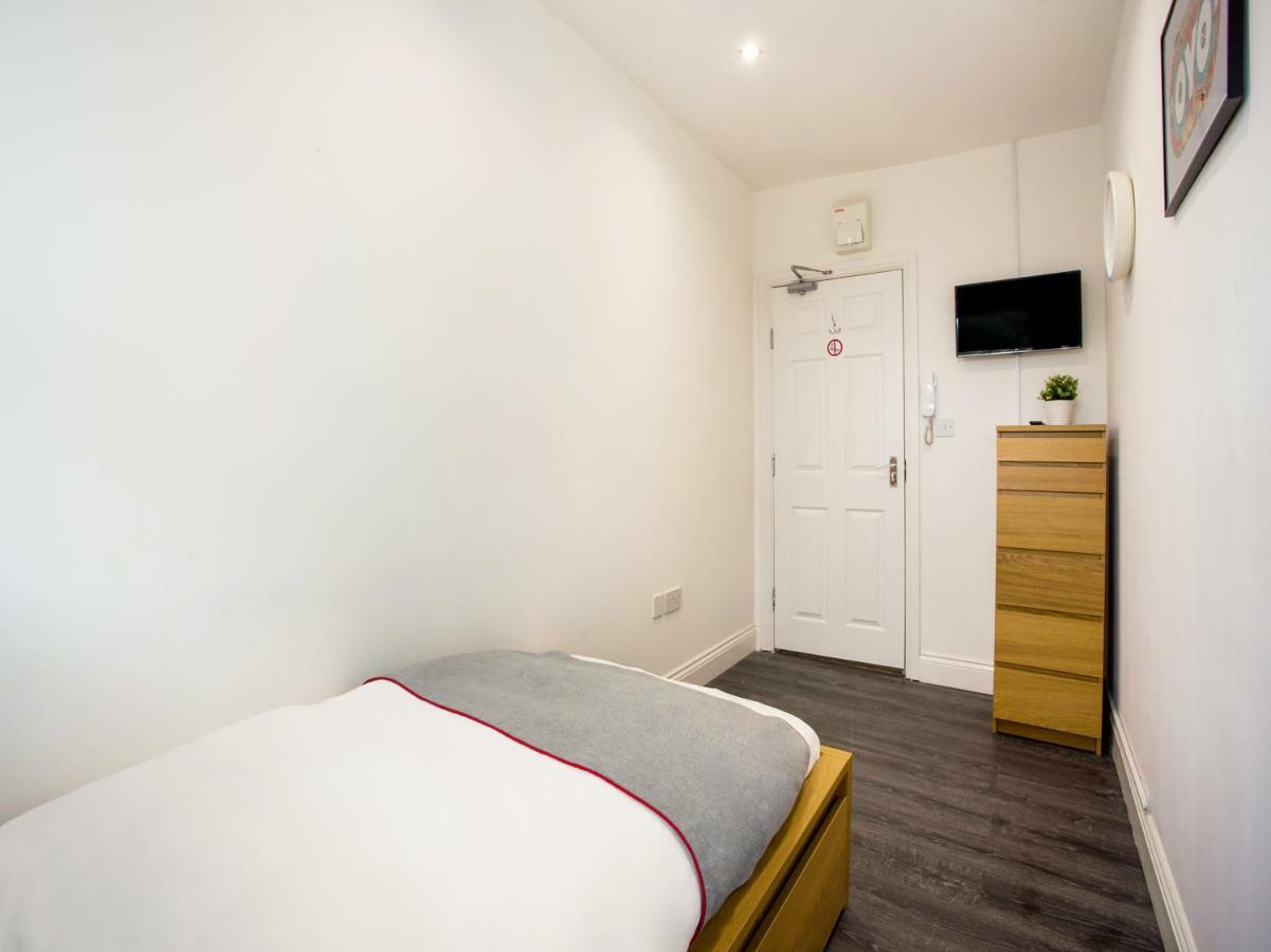 The Broadway Hotel - London Heathrow Саутголл Екстер'єр фото